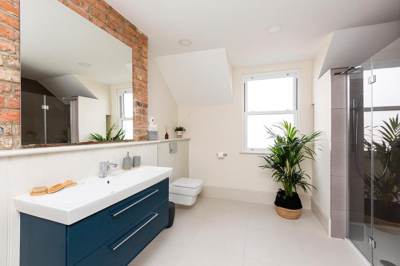 Stunning Seaside Apartment Over 3 Floors Near Margate Westgate-on-Sea Exterior photo